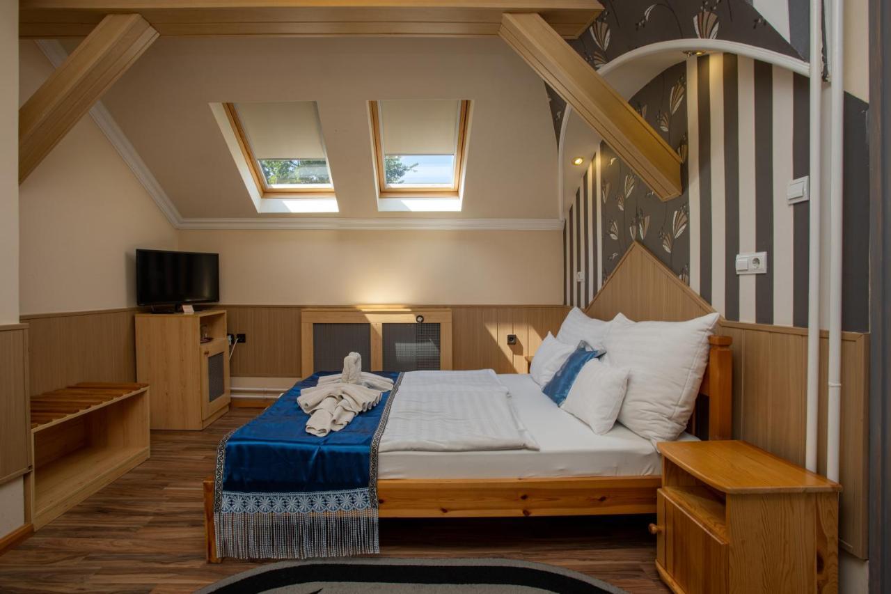 Illes Hotel Сегед Экстерьер фото