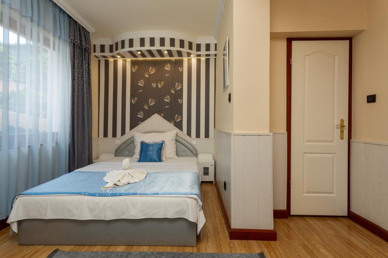 Illes Hotel Сегед Экстерьер фото