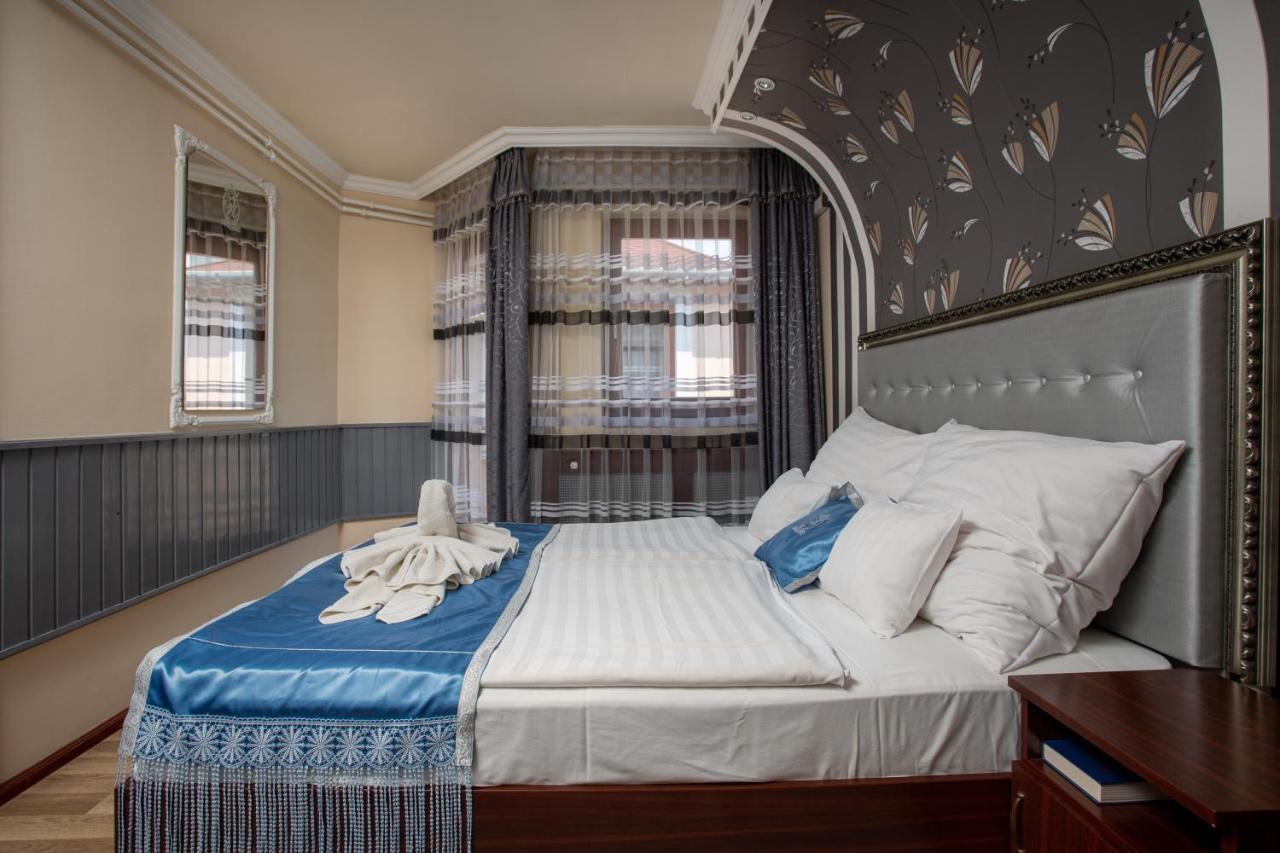 Illes Hotel Сегед Экстерьер фото