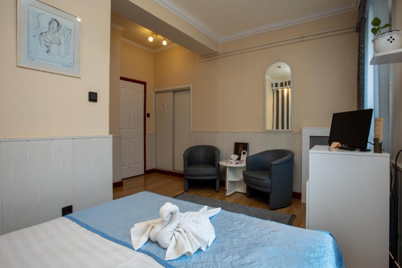 Illes Hotel Сегед Экстерьер фото