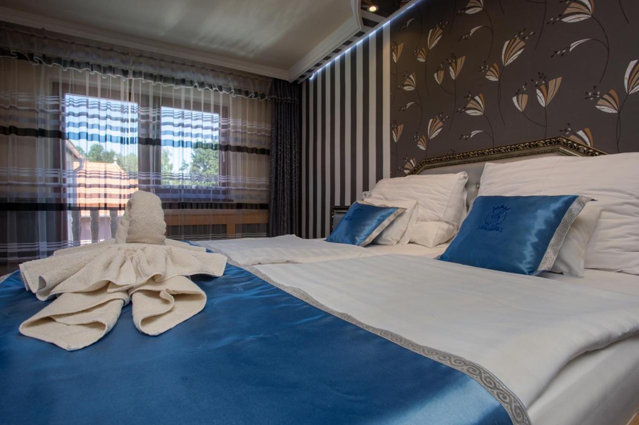 Illes Hotel Сегед Экстерьер фото