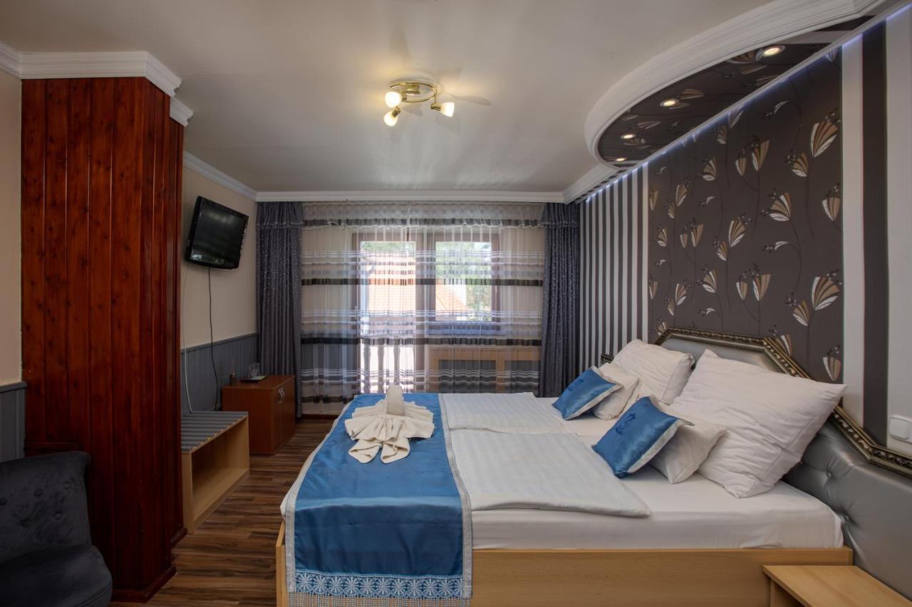 Illes Hotel Сегед Экстерьер фото
