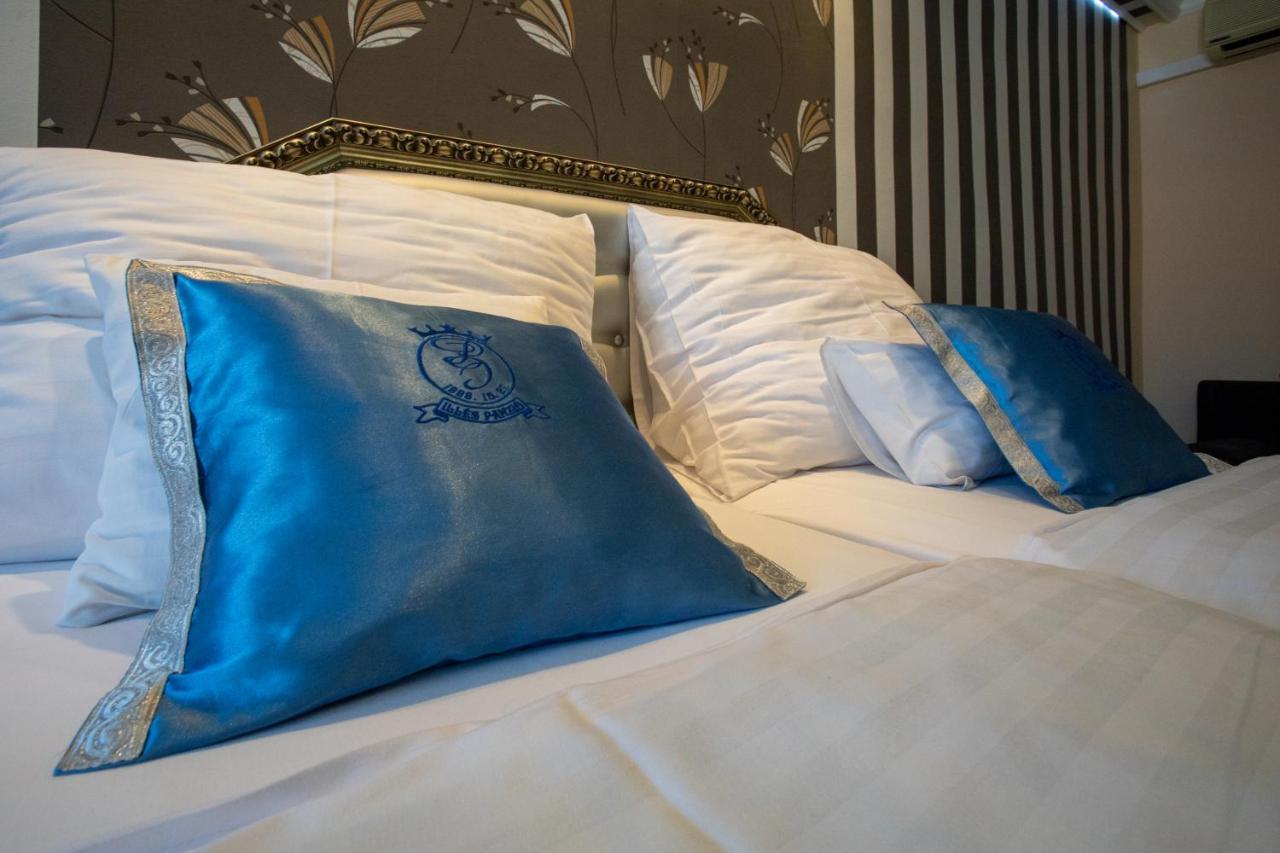 Illes Hotel Сегед Экстерьер фото