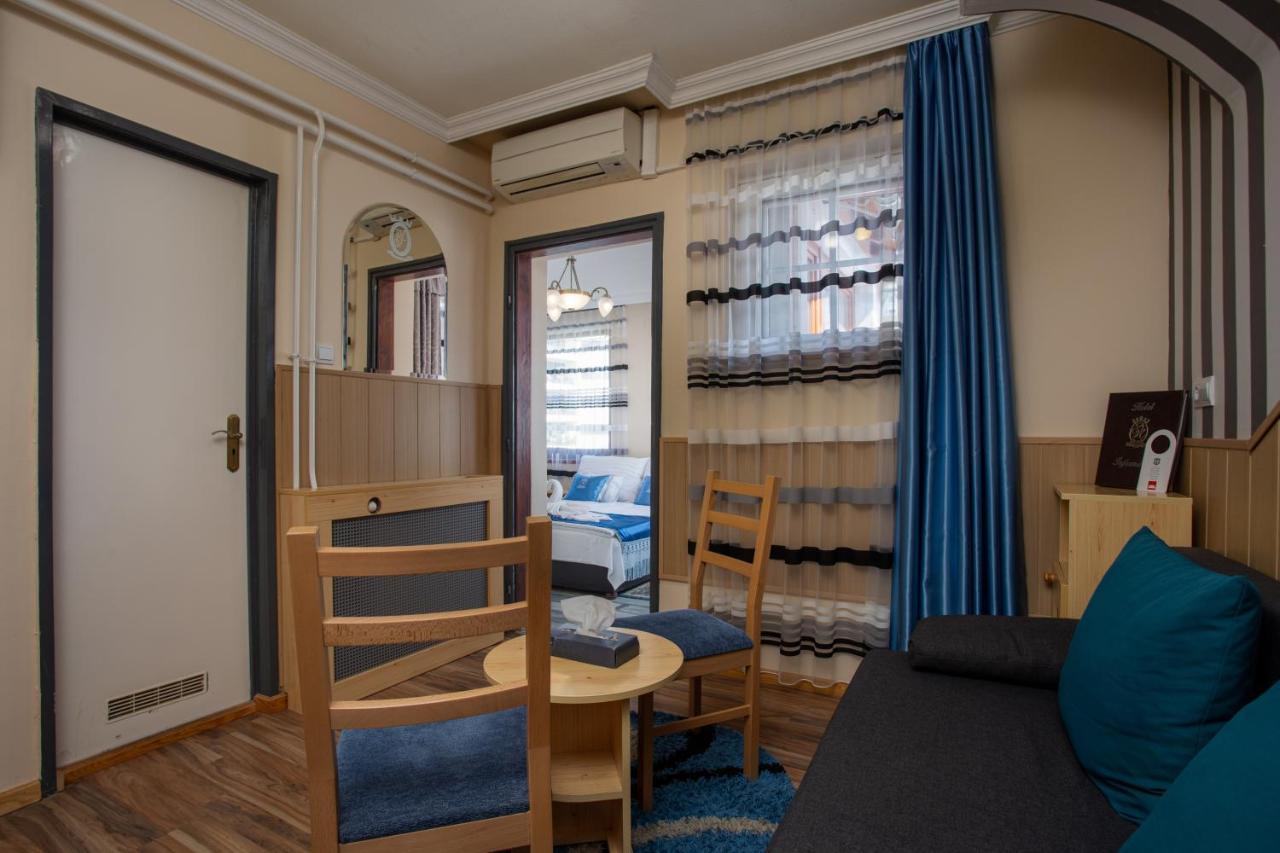 Illes Hotel Сегед Экстерьер фото