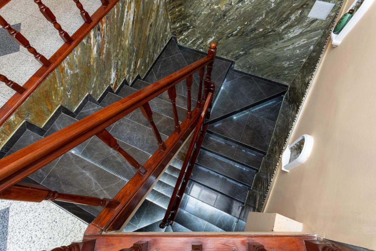 Illes Hotel Сегед Экстерьер фото