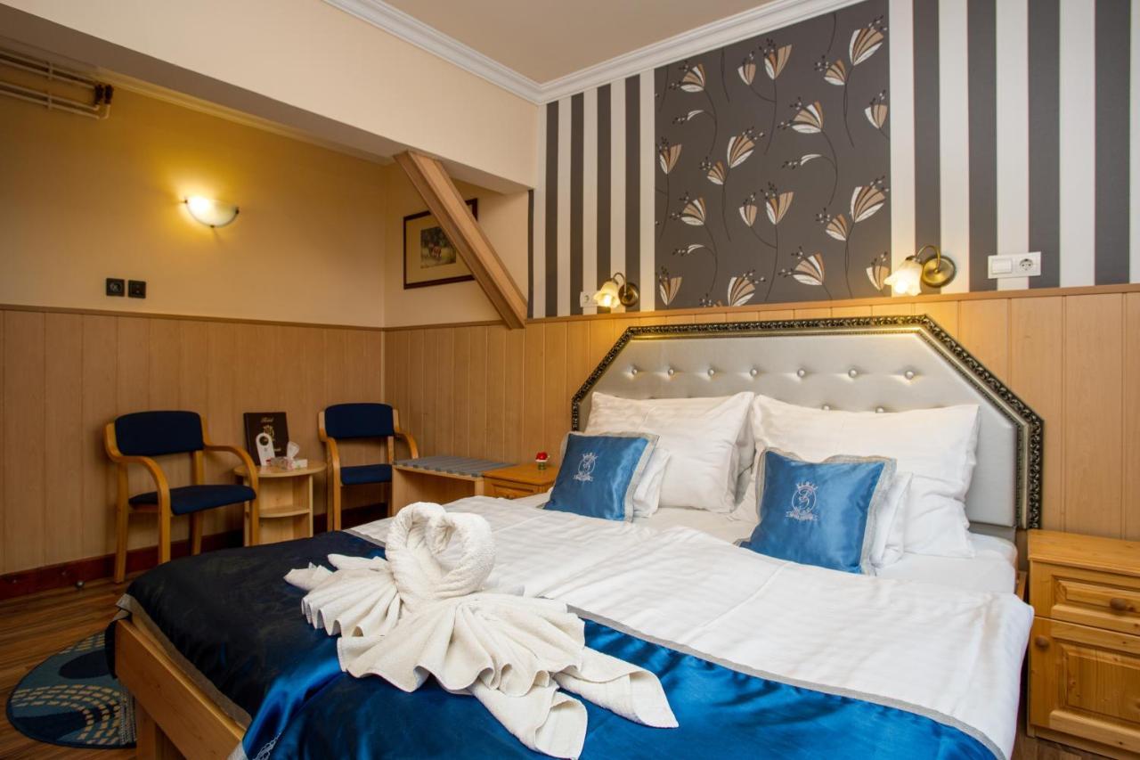Illes Hotel Сегед Экстерьер фото